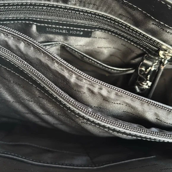 Michael Kors Voyager Signature Tote Bag - Picture 8 of 8